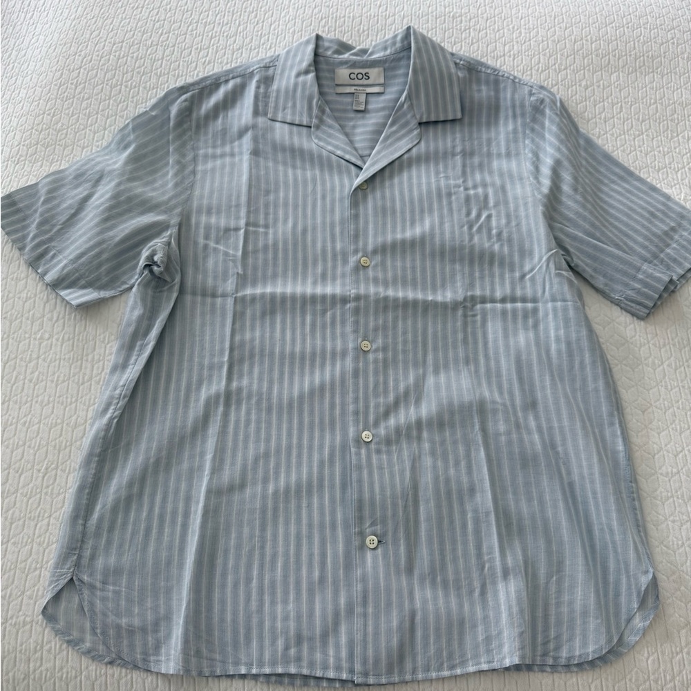 Cos Men’s Striped Short Sleeve Blue Shirt Medium